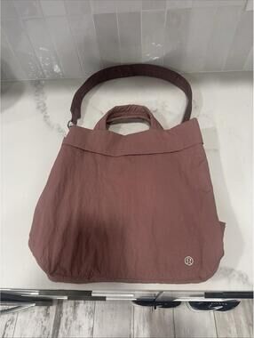 On My Level Bag ,Red dust Lululemon  14.5" × 10" × 15.5”